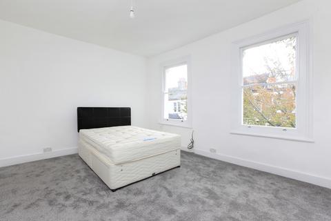 4 bedroom terraced house to rent, Margate Road, London SW2