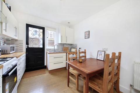 4 bedroom terraced house to rent, Margate Road, London SW2