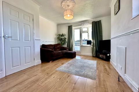 1 bedroom apartment for sale, Ingleton House, Romford