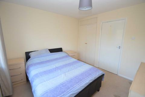 2 bedroom apartment to rent, ADDLESTONE