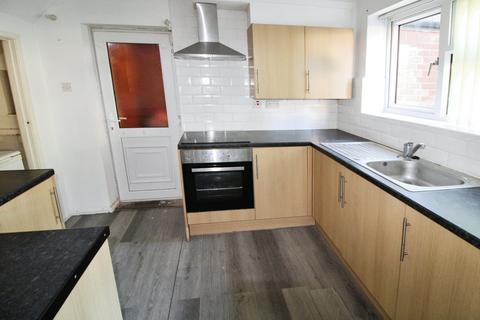 2 bedroom semi-detached house to rent, Valley Ridge, Leeds LS25