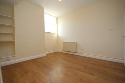 1 bedroom apartment to rent, West Drive, Reading RG10