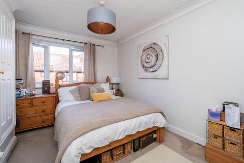 10 Alpine View, Carshalton, SM5 3QJ