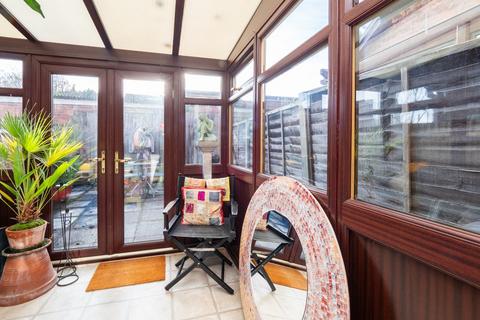 10 Alpine View, Carshalton, SM5 3QJ