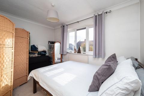 10 Alpine View, Carshalton, SM5 3QJ