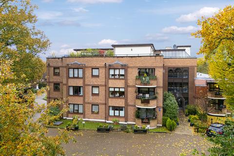 2 bedroom apartment for sale, Epping New Road, Essex IG9