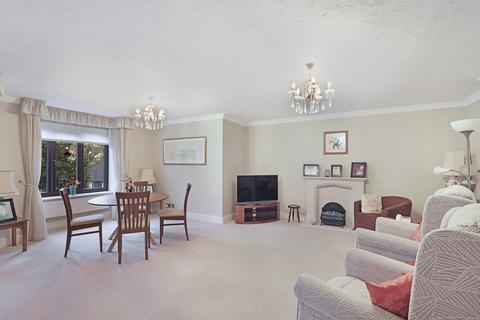 2 bedroom apartment for sale, Epping New Road, Essex IG9