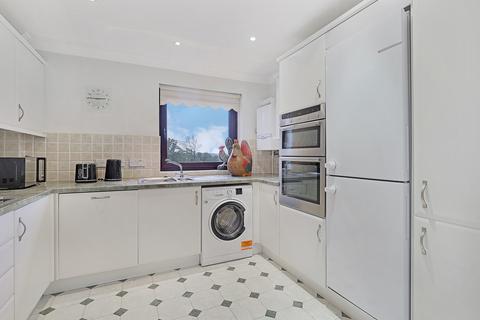 2 bedroom apartment for sale, Epping New Road, Essex IG9