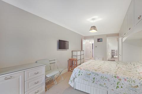 2 bedroom apartment for sale, Epping New Road, Essex IG9