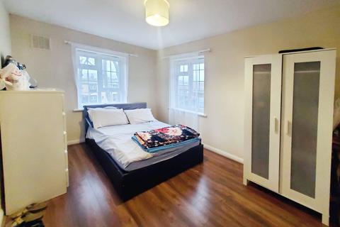 2 bedroom apartment for sale, Prince Regent Lane, London E13