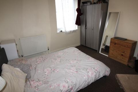 2 bedroom terraced house to rent, Deakins Road, Birmingham B25