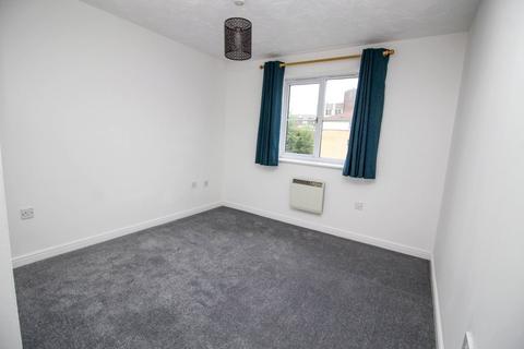 2 bedroom flat to rent, Bentall Place, Hampshire SP10