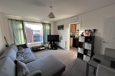 1 bedroom flat to rent, Vicarage Lane, Gravesend, Kent, DA12