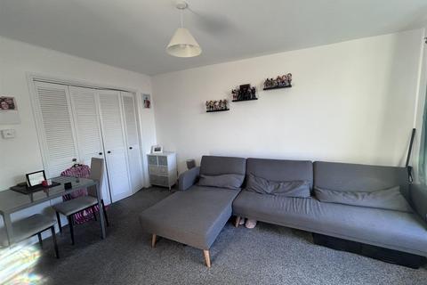 1 bedroom flat to rent, Vicarage Lane, Gravesend, Kent, DA12