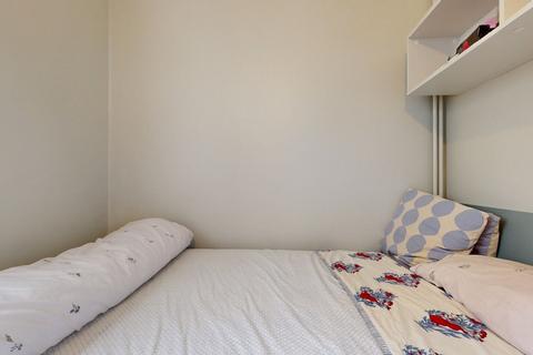 Flat share to rent, Medway Street