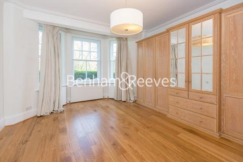 4 bedroom apartment to rent, East Heath Road, Hampstead NW3