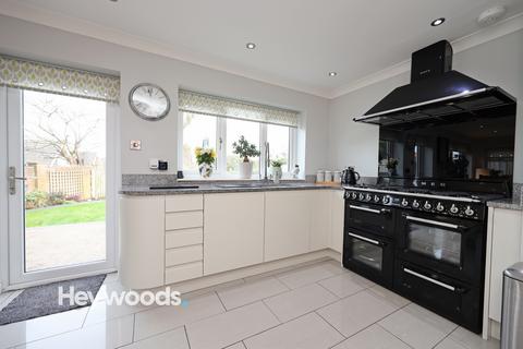 3 bedroom detached house for sale, Wayfield Grove, Hartshill, Stoke-on-Trent