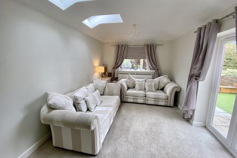 33 Borrowdale Way, Grantham, NG31 8QX