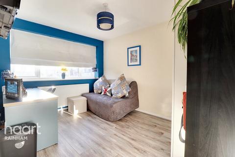 13 Edwin Close, Rainham, RM13 8TL
