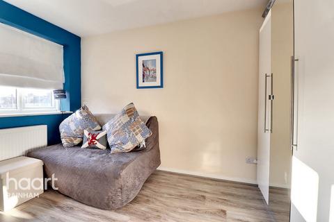 13 Edwin Close, Rainham, RM13 8TL
