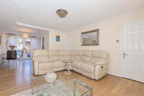 3 bedroom detached house for sale, Carisbrooke Drive, Worthing