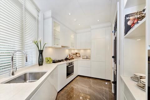 2 bedroom apartment for sale, Cadogan Square, Knightsbridge SW1X.