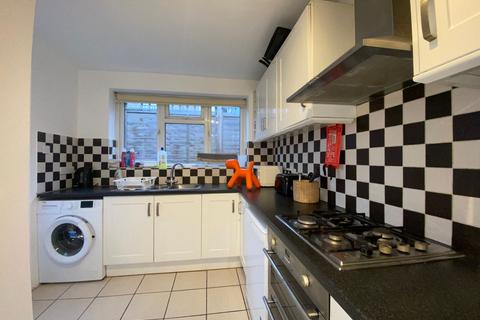 1 bedroom in a house share to rent, Lane End Road, High Wycombe, HP12