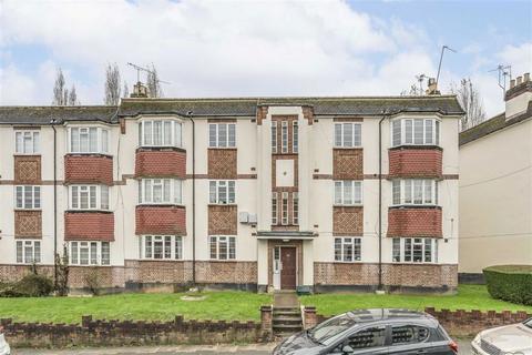 2 bedroom flat to rent, Amblecote Road, London SE12