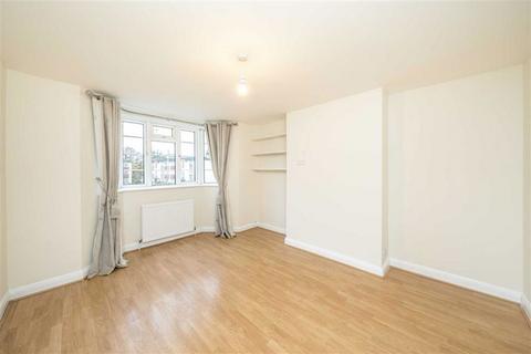 2 bedroom flat to rent, Amblecote Road, London SE12