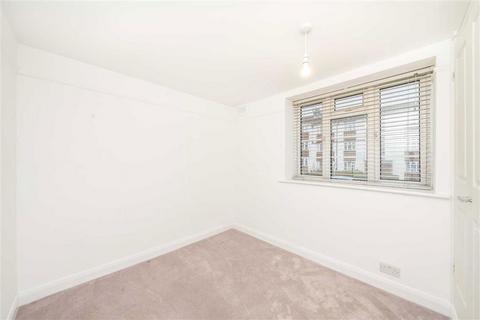 2 bedroom flat to rent, Amblecote Road, London SE12