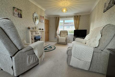 3 bedroom end of terrace house for sale, Oak Drive, St. Martins.