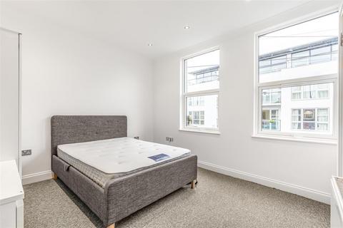 3 bedroom maisonette to rent, Lacy Road, London