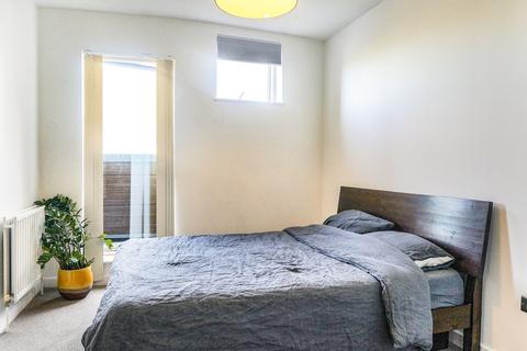 2 bedroom flat to rent, Alscot Road Southwark SE1