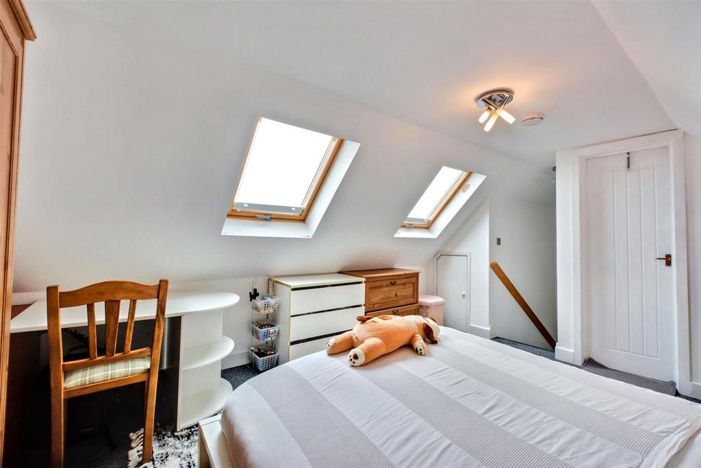 Bedroom 1 2.jpeg