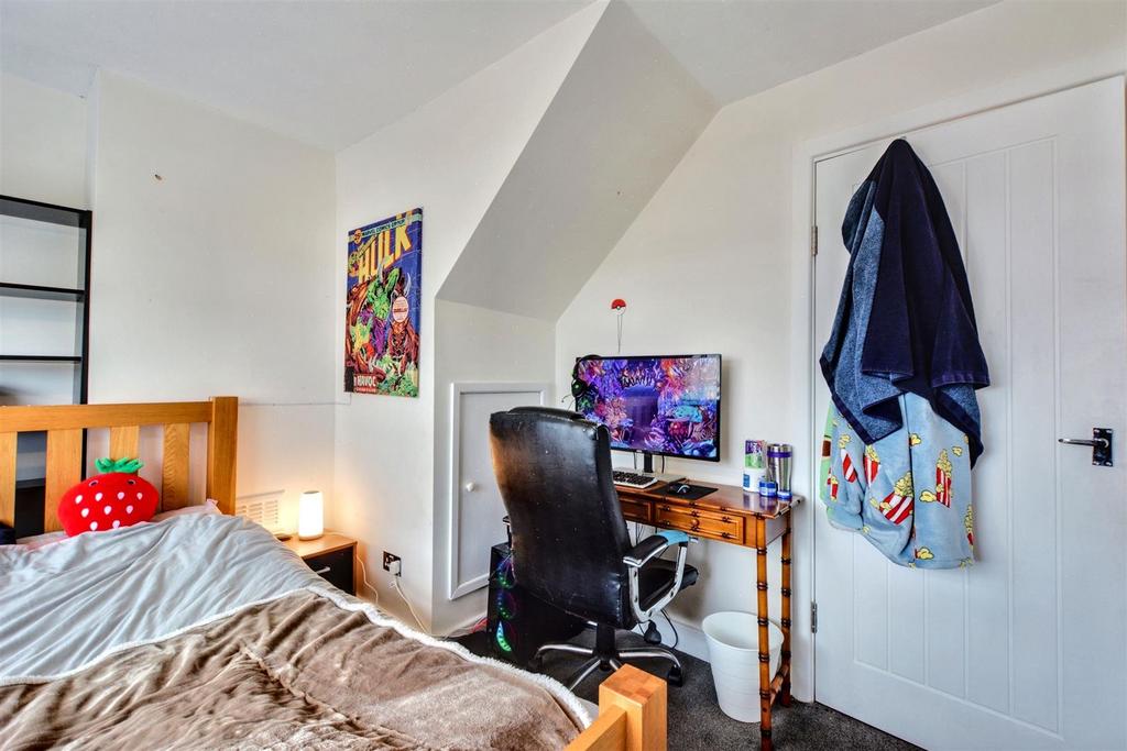 Bedroom 4 2.jpeg