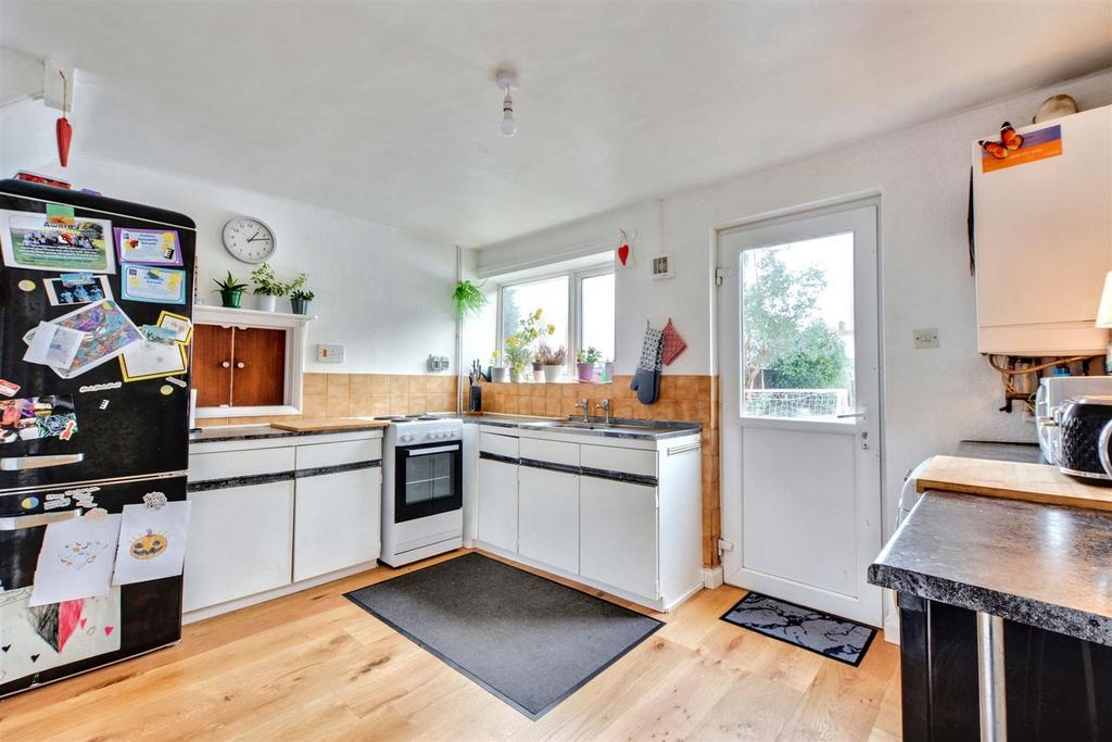 Kitchen 1.jpeg