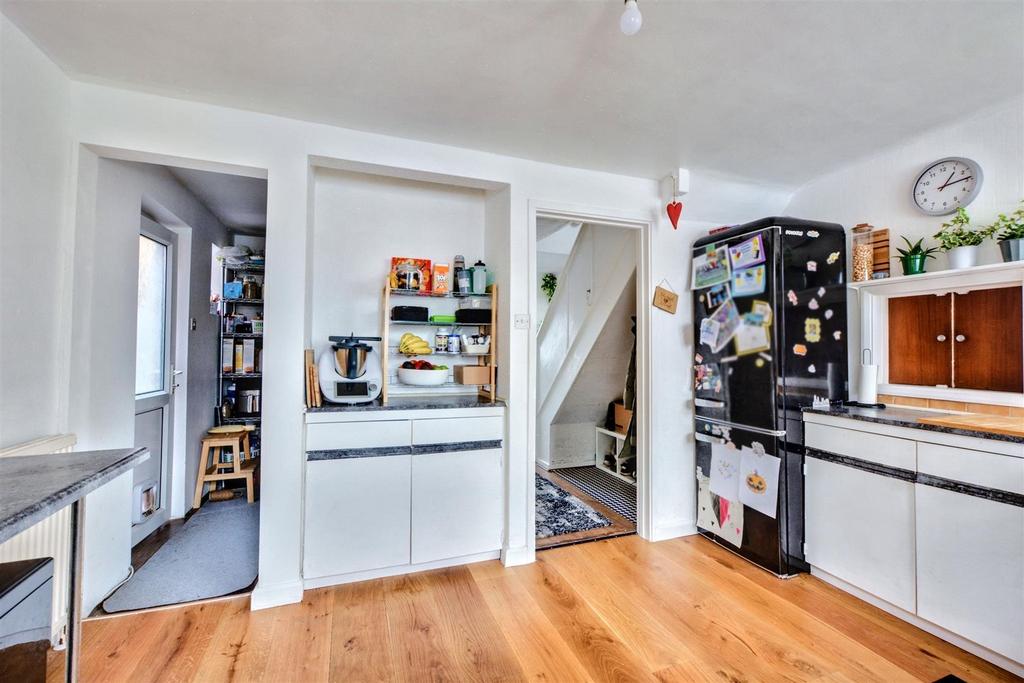 Kitchen 3.jpeg