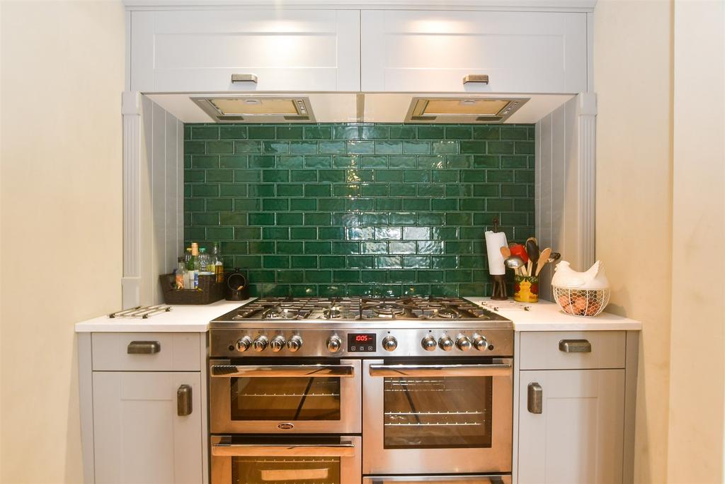 Kitchen/ Breakfast Room