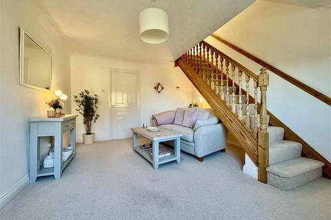 19 Blacksmiths Fold, Almondbury, Huddersfield, HD5 8XH