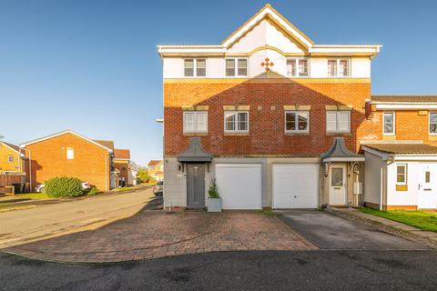 3 bedroom townhouse for sale, Hadrians Road, Bracebridge Heath, LN4