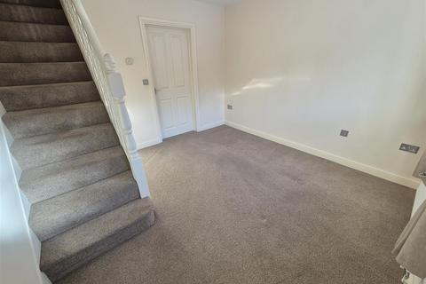 2 bedroom semi-detached house to rent, Oaklands Park, Newtown