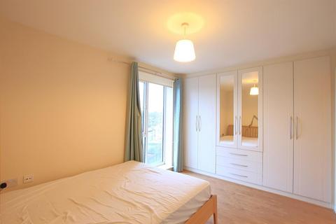 2 bedroom apartment to rent, Heath Road, Hounslow TW3