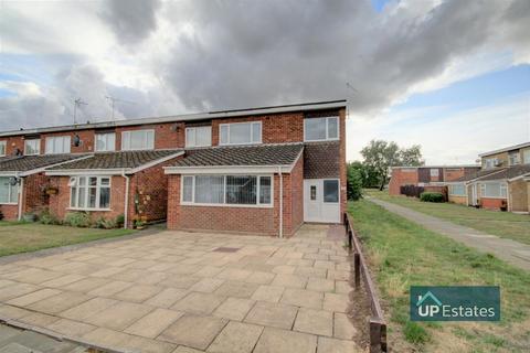 3 bedroom end of terrace house to rent, Brade Drive, Coventry