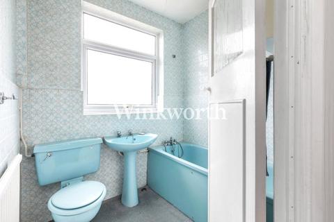 78 Ash Grove, London, N13 5AR
