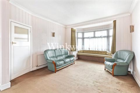78 Ash Grove, London, N13 5AR