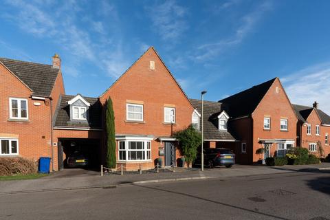 4 bedroom link detached house for sale, Trefoil Drive, Bicester OX26