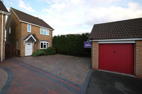 3 bedroom detached house to rent, Steatite Way, Stourport-On-Severn