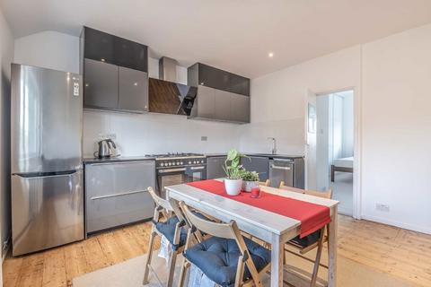 2 bedroom flat to rent, Caledonian Road, London N7