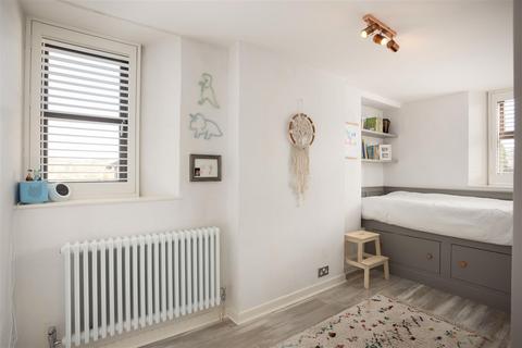 20 Albert Place, Horsforth, Leeds, LS18 5AE