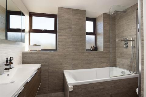 20 Albert Place, Horsforth, Leeds, LS18 5AE